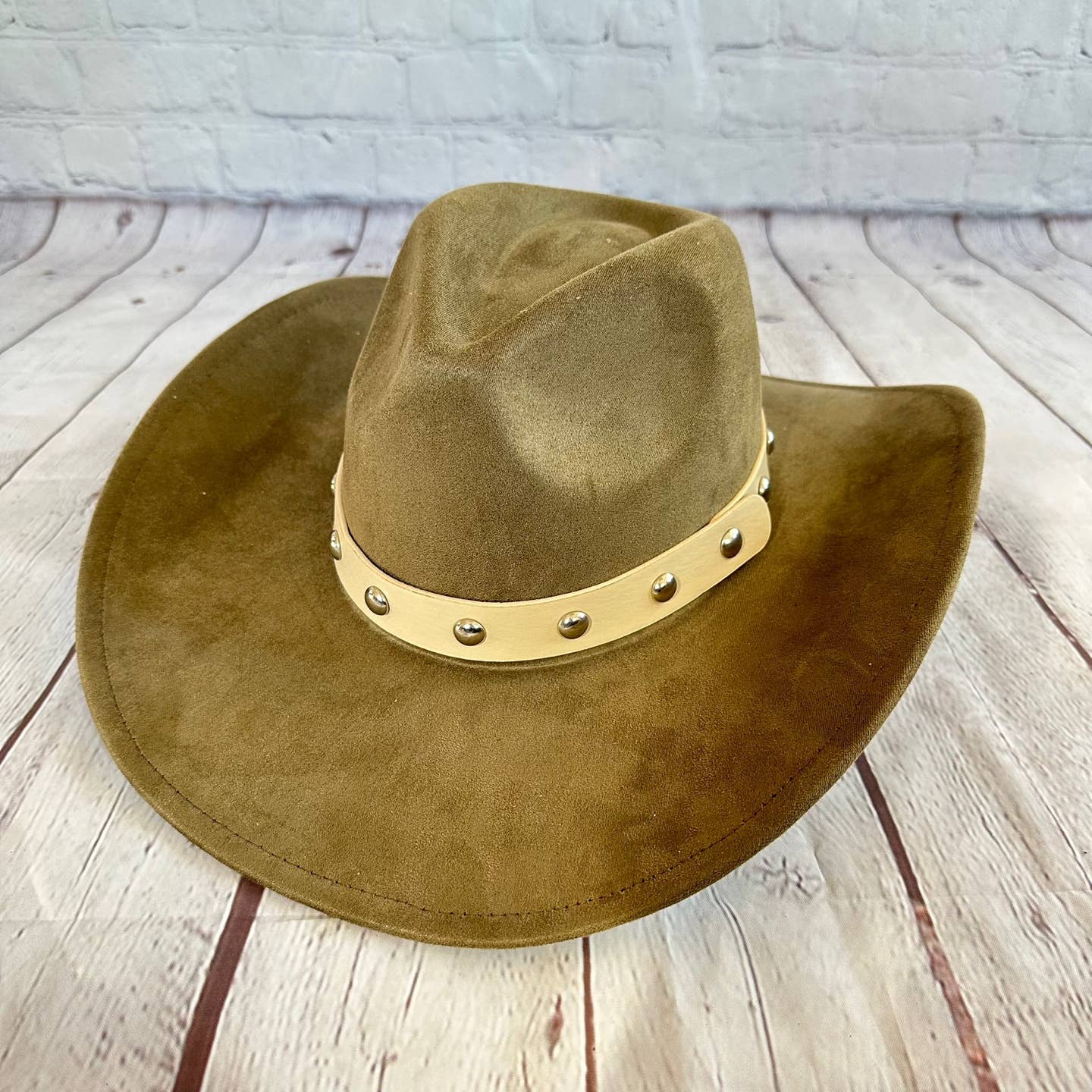 Vegan suede cattleman cowboy hat With Steard Leather belt st