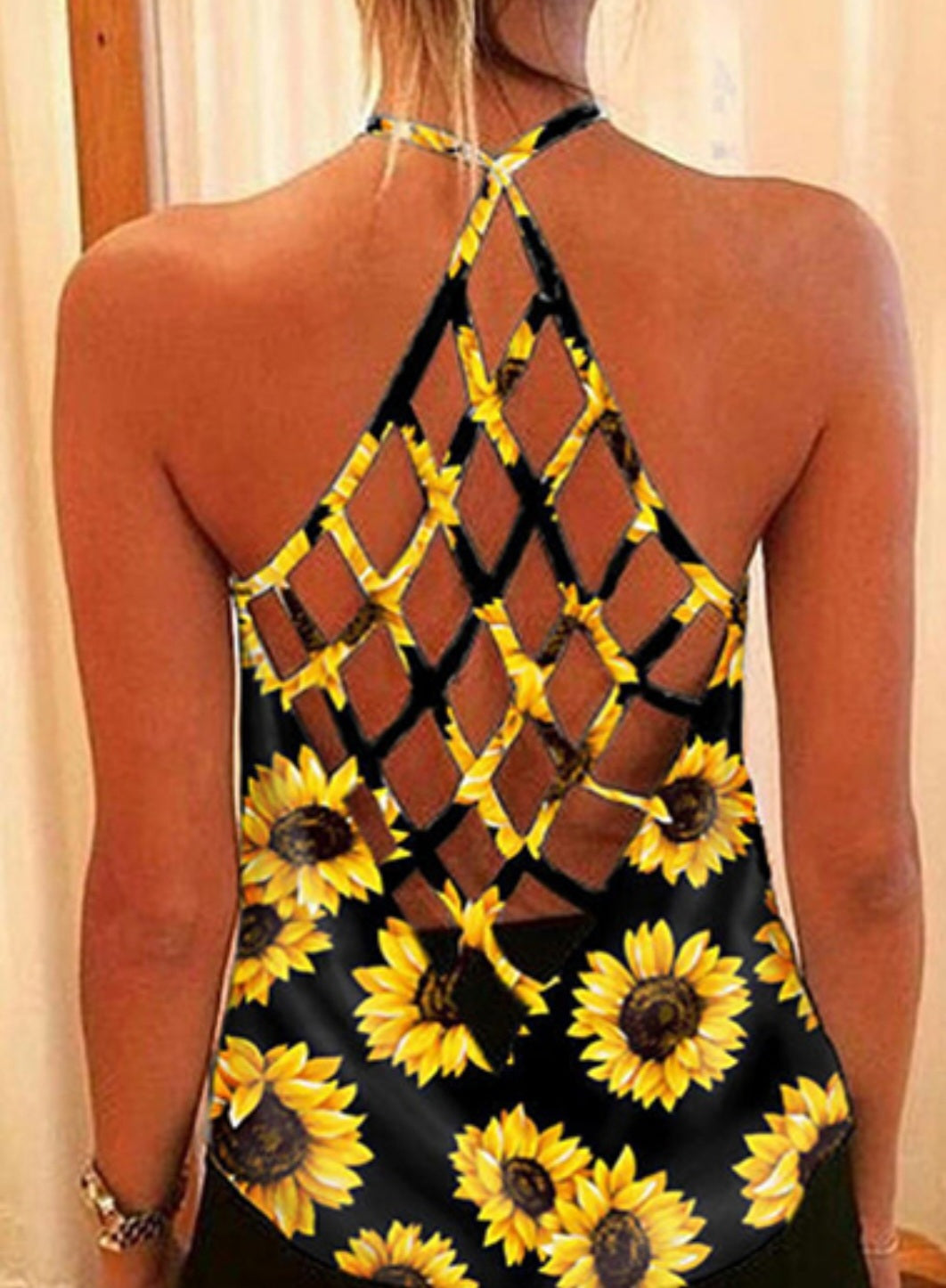 Women's Sleeveless Summer Top - Diamond-strap-Patterned Back

Cami
