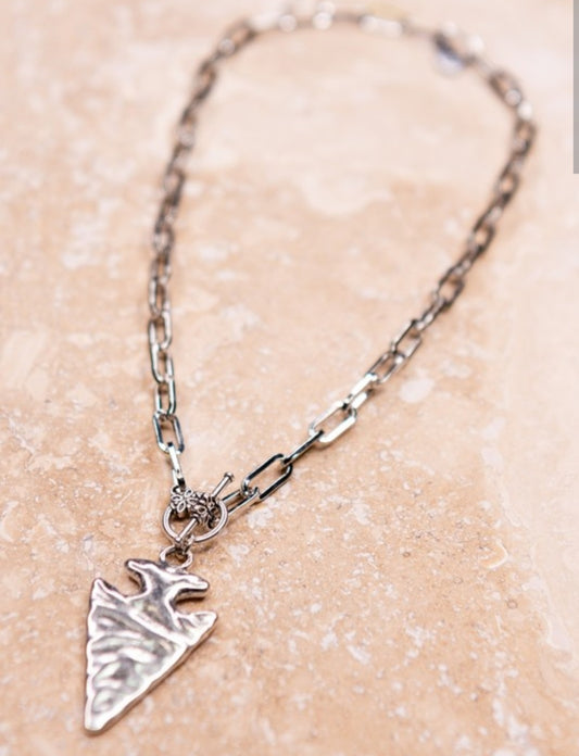 Arrow choker necklace